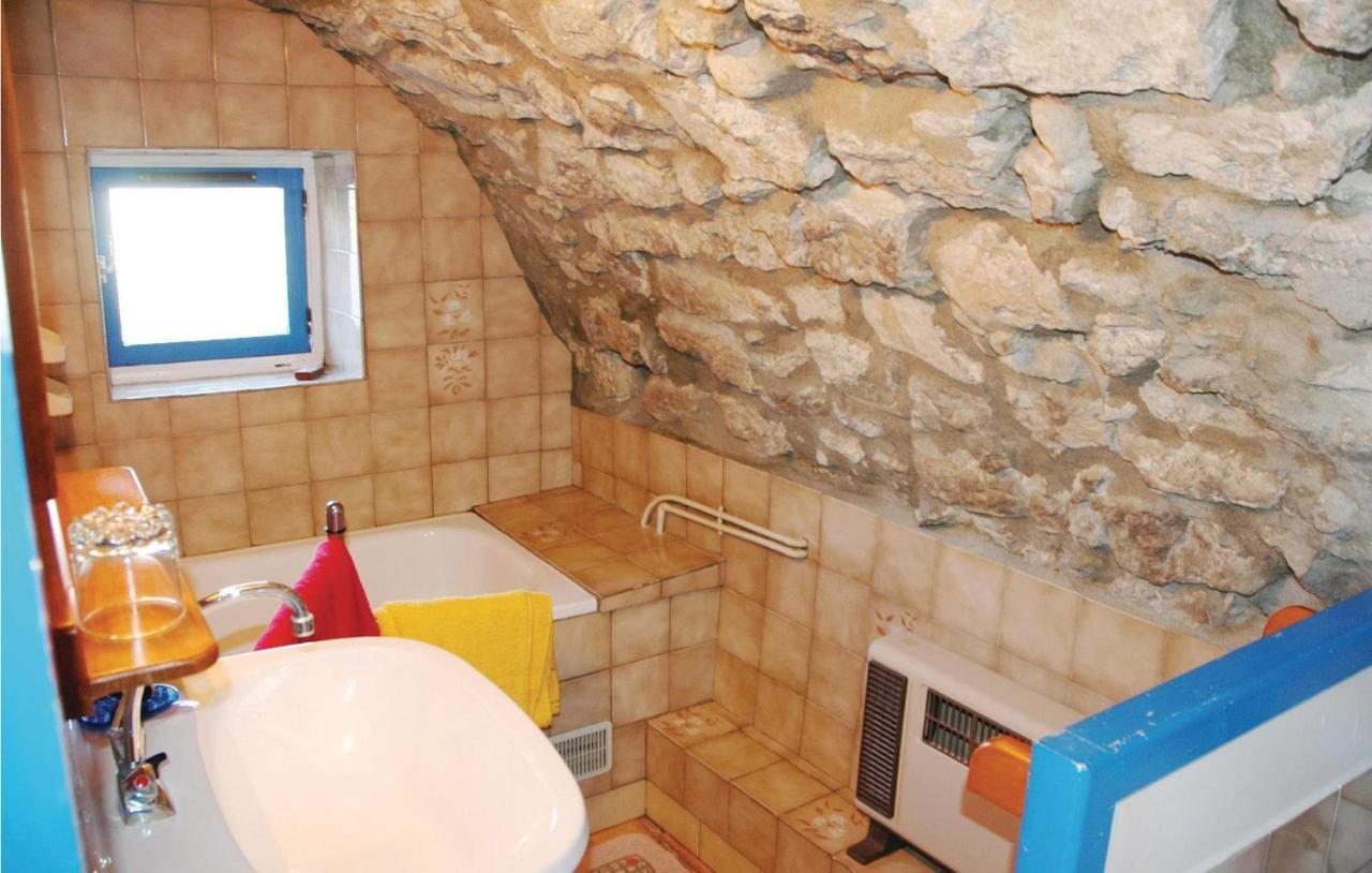 1 Bedroom Nice Apartment In La Beaume Labeaume Exterior photo